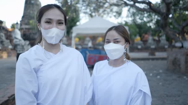 Two Thai Girls Thai Monk Traditional White Clothes Wearing Protective — Stock video