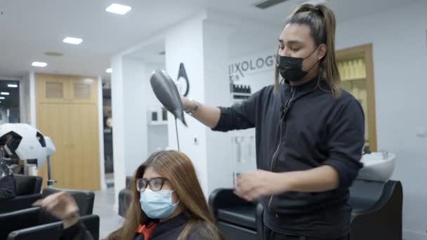 Beautiful Colombian Girl Takes Glasses Laughs While Getting Hair Dried — Vídeo de stock