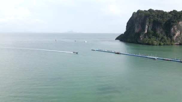 Thai Hopping Tour Boats Arriving Docks Railay Beach Thailand Aerial — 비디오