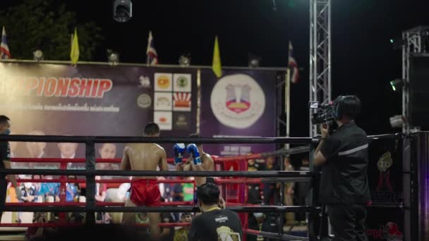 Thailändische Kämpfer Bei Einem Extremen Muay Thai Wettbewerb Buakaw Village — Stockvideo