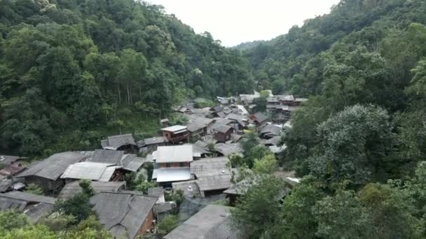 Fredliga Samhället Mae Kampong Bosatte Sig Skogarna Chiang Mai Provinsen — Stockvideo