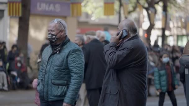 Άντρες Μάσκες Στο Δρόμο Κατά Διάρκεια Του San Antonio Abad — Αρχείο Βίντεο