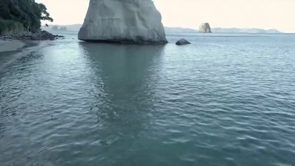 Vista Aerea Della Spiaggia Baia Cattedrale Roccia Nuova Zelanda Video — Video Stock