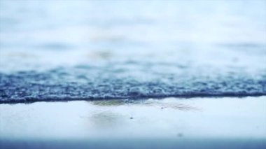 Yeni ahbaplar plajında, Yeni Zelanda 'da kıyıda su kırılma vakası.