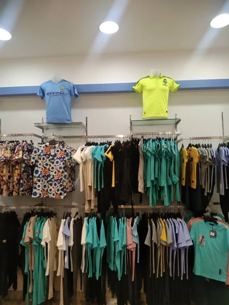 Magasin Vêtements Dans Centre Commercial — Photo