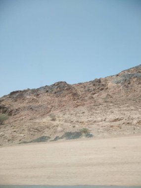 Dağlı çöl manzarası 