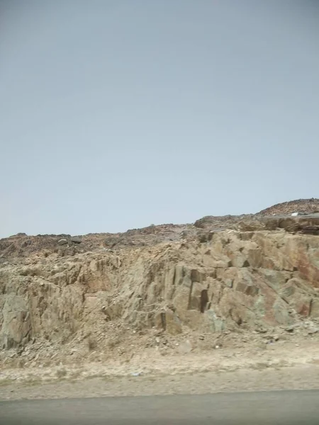 Dağlı çöl manzarası 