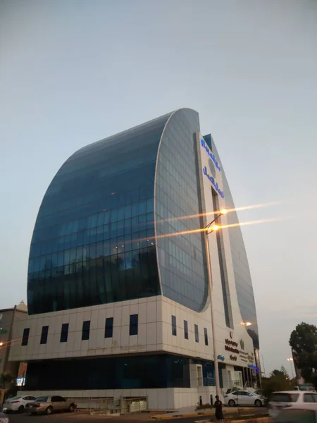 Het Gebouw Als Een Bloem — Stockfoto