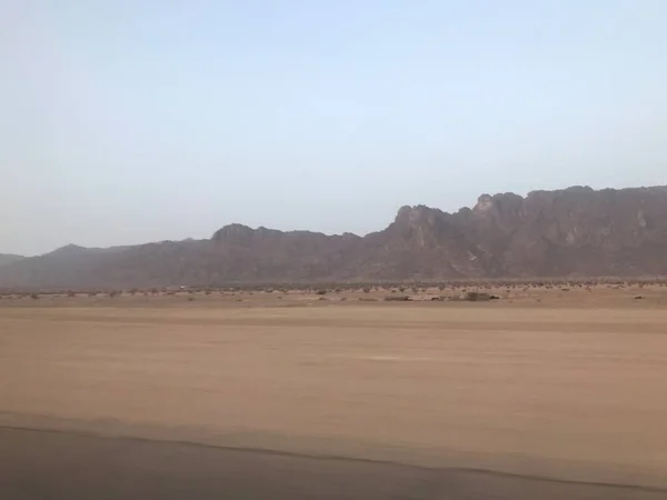 山の中の砂漠の美しい風景 — ストック写真