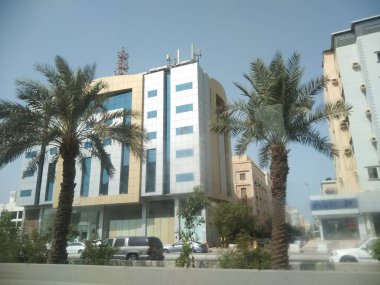 Gökyüzündeki modern şehir