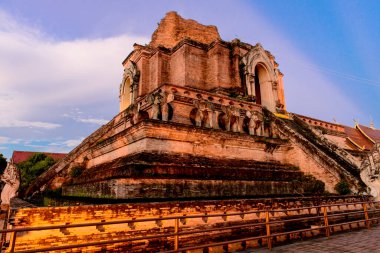 Wat Chedi Luang ve pagoda, Chiang Mai Eyaleti, Tayland.