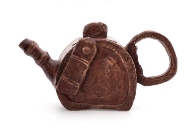 Çaydanlık kırpma yolu ile beyaz arkaplanda izole edildi.