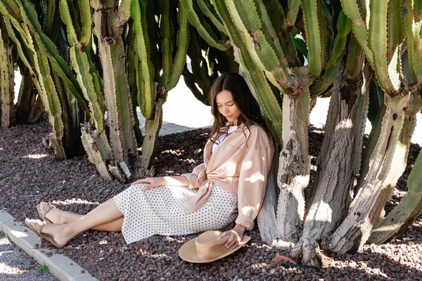 Full Length View Brunette Woman Skirt Sitting Giant Cacti Straw — Stok fotoğraf