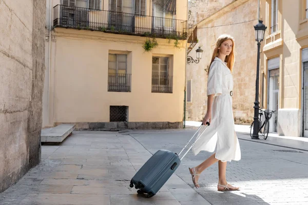 Young Woman Long Red Hair Walking Suitcase Street Valencia — Stock Photo, Image
