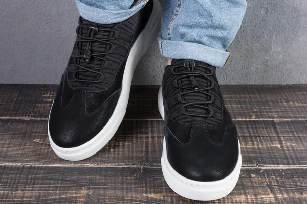 Pés Masculinos Sapatos Couro Nubuck Preto Conceito Arranjo Frontal — Fotografia de Stock