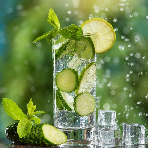 Refreshing Carbonated Drink Glass Lime Mint Slices Fresh Cucumber Background — Stock Photo, Image