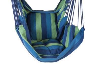 Mavi ve yeşil çizgili kumaş hamak, beyaz arka plan, yan görüş, yakın çekim