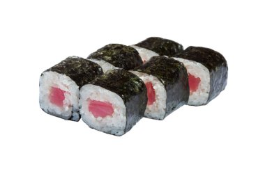 Çin böreği, suşi beyaz bir zemin üzerine dizilmiş, Japon yemeği, yosun, pirinç ve balığa sarılmış, sebze ve wasabi, izole edilmiş