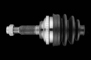 Eşit açısal hızın menteşesi yatay olarak, kauçuk koruma ve fındık ile birleştirilmiştir, siyah bir arka planda.