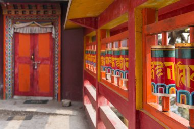 Hindistan 'daki Budist tapınağının unsurları, boş oda, konsept