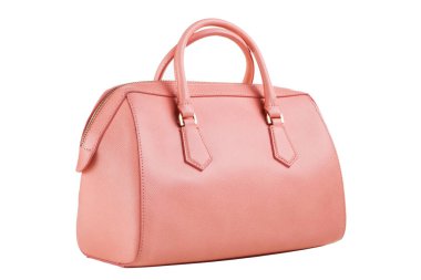 Beyaz bir arka planda pembe kadın çantası. Minimum tasarımı olan şık bir çanta.