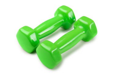 Zindelik için iki yumruk yeşili dambıl, beyaz arka planda, izole