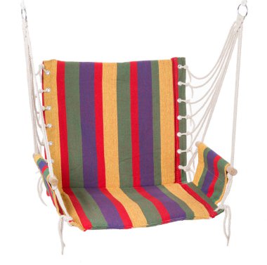 Çamaşır ipinde asılı duran kumaştan çok renkli salıncak, beyaz arkaplan izole