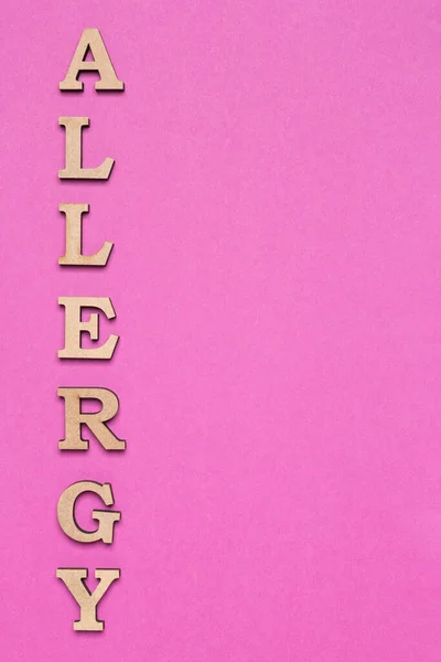 Sobre Fondo Lila Las Letras Presentan Palabra Alergia Disposición Vertical — Foto de Stock