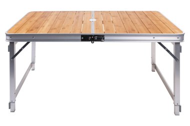 Kamp ya da balıkçılık için kolay katlama masası, beyaz arka planda, izole edilmiş, ön konumda