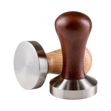 Beyaz arka planda ahşap saplı iki metal kesici izole edilmiş.