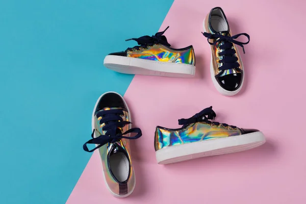 Deux Paires Chaussures Couleur Tendance Pour Femmes Reposent Sur Fond — Photo