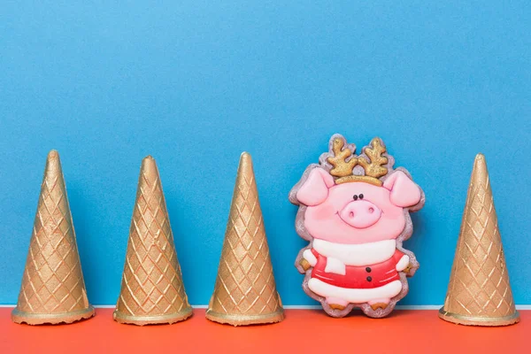 Minimal Concept Gingerbread Shape Pink Pig Golden Horns Four Golden — Stock Photo, Image
