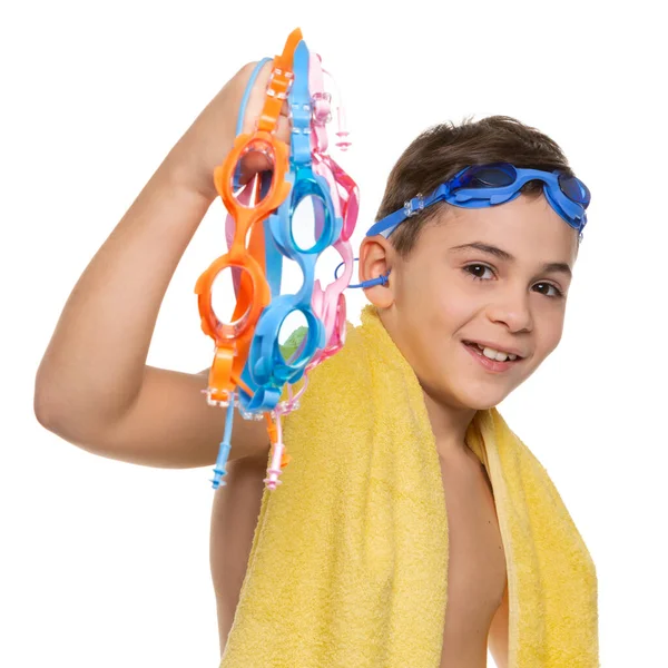 Niño Nadador Con Gafas Natación Azul Una Toalla Amarilla Sostiene — Foto de Stock