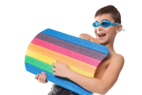 Glücklicher Junge Mit Brille Hält Buntes Schwimmbrett Der Hand Und — Stockfoto