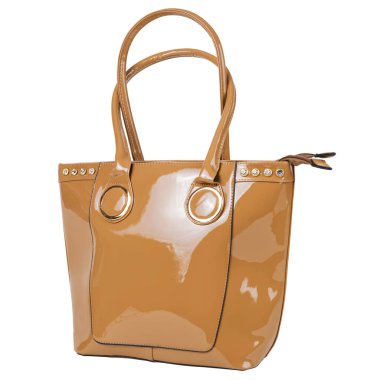 Beyaz arka planda, yapay elmaslı ve uzun saplı kahverengi kadın çantası.