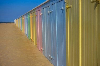 Kuzey Denizi 'ndeki küçük sahil kulübeleri