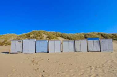 Kuzey Denizi 'ndeki küçük sahil kulübeleri