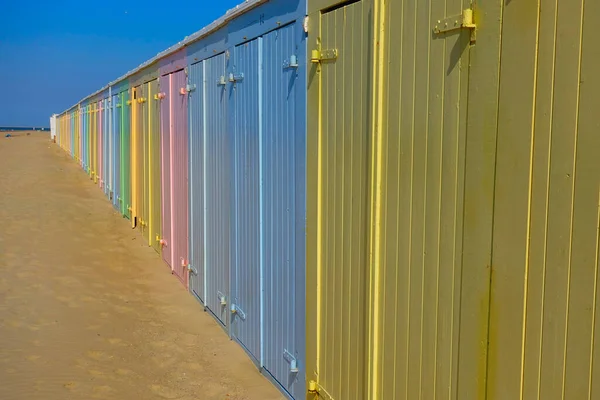 Kuzey Denizi 'ndeki küçük sahil kulübeleri