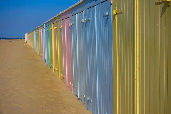 Kuzey Denizi 'ndeki küçük sahil kulübeleri