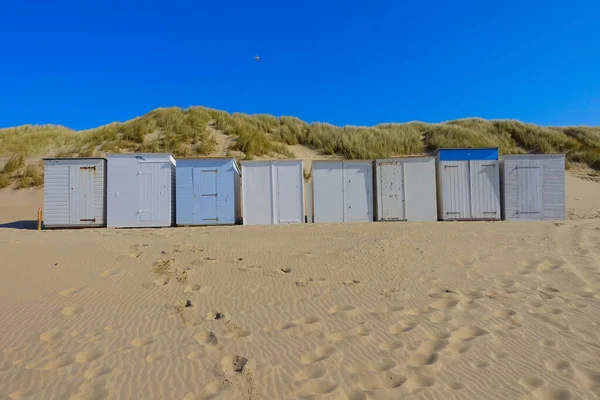 Kuzey Denizi 'ndeki küçük sahil kulübeleri