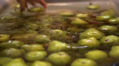 Pear washing for sweet pear spread
