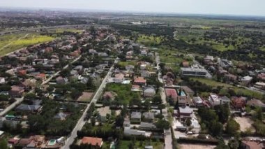 Pozuelo şehrinin havadan görünüşü. İspanya 