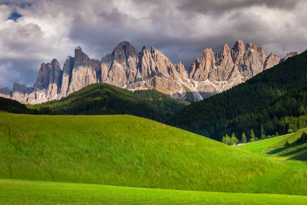 Idyllic Landscape Magdalena Countryside Dolomites Dramatic Sky Northern Italy — Stock fotografie