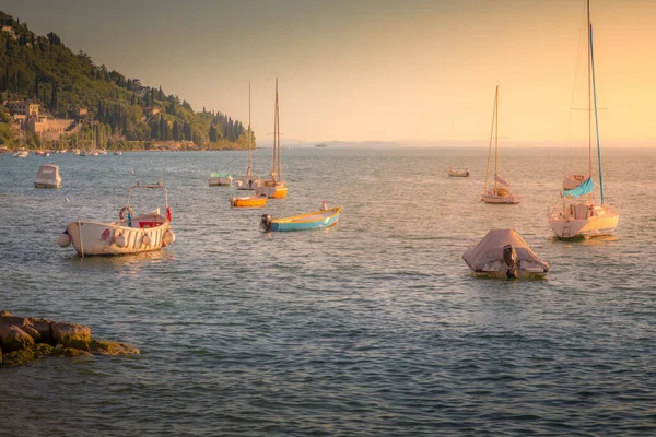 Boats Lake Garda Sunset Malcesine Italy Central Europe — Fotografia de Stock