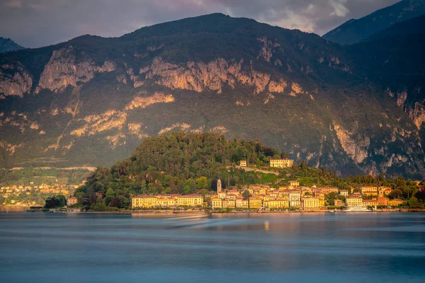 Idyllic Bellagio Village Cityscape Golden Sunset Lake Como Northern Italy — Stockfoto