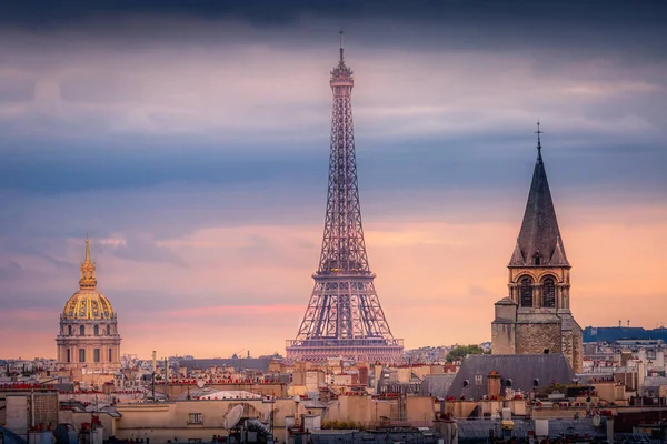 Eiffel Tower Parisian Roofs Dramatic Sunrise Paris France — Stockfoto