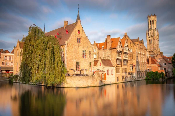 Rozenhoedkaai Canal Sunrise Reflection Blurred Clouds Bruges Belgium — стокове фото