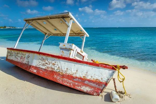 Idyllic Beach Rustic Wooden Fishermen Boat Aruba Dutch Caribbean —  Fotos de Stock