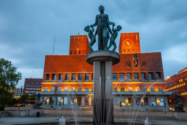 Oslo City Hall Dramatic Evening Fountain Norway Scandinavia Long Exposure — Stock Fotó