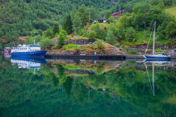 Majestic Naeroyfjord Ferry Sailboat Western Norway Scandinavia — Foto de Stock